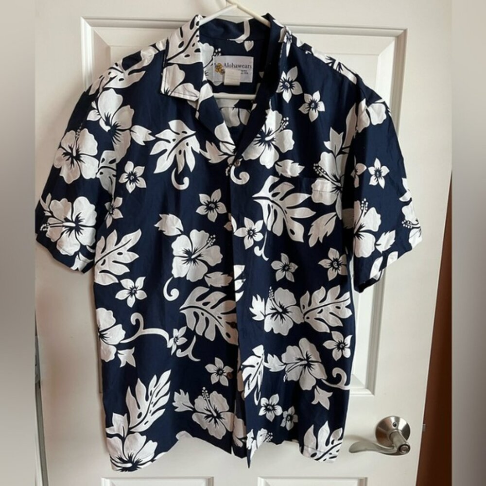 Alohawears button down Medium - image 1
